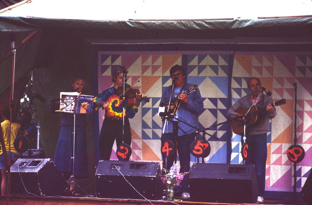 1989 Summer Folk Festival - 036.jpg