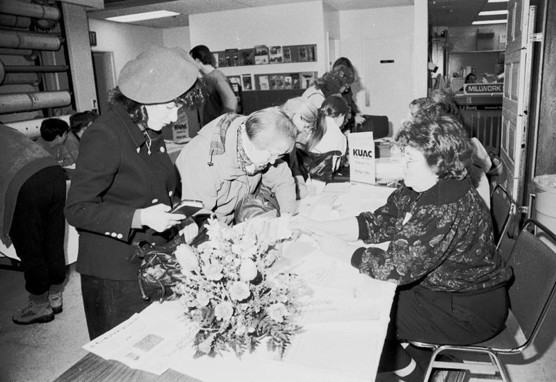 1995 Poster Signing at SBS - 002.JPG
