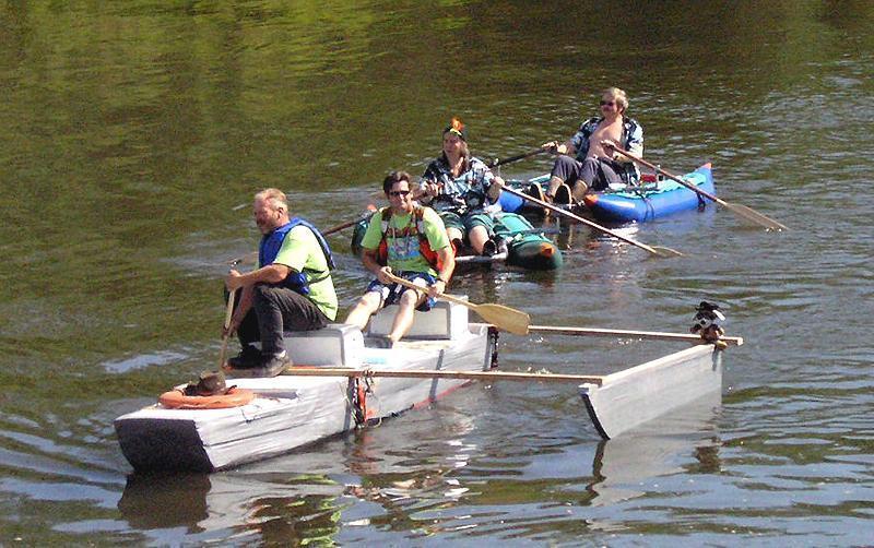 2004 Red Green Regatta - 009.jpg
