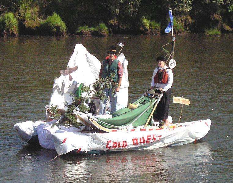 2004 Red Green Regatta - 017.jpg