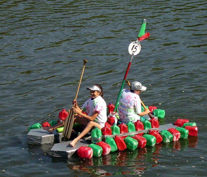 2004 Red Green Regatta - 023.jpg