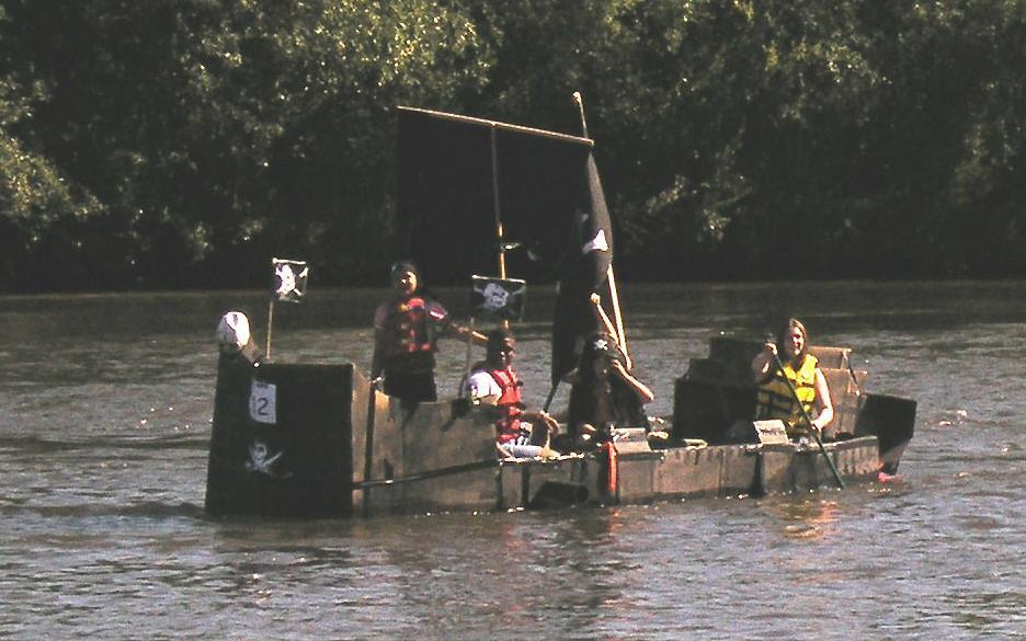2006 Red Green Regatta - 009.JPG
